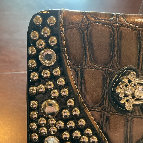 Brown Cross Wallet with Bling and Clasp Closure - Picture 4 of 13